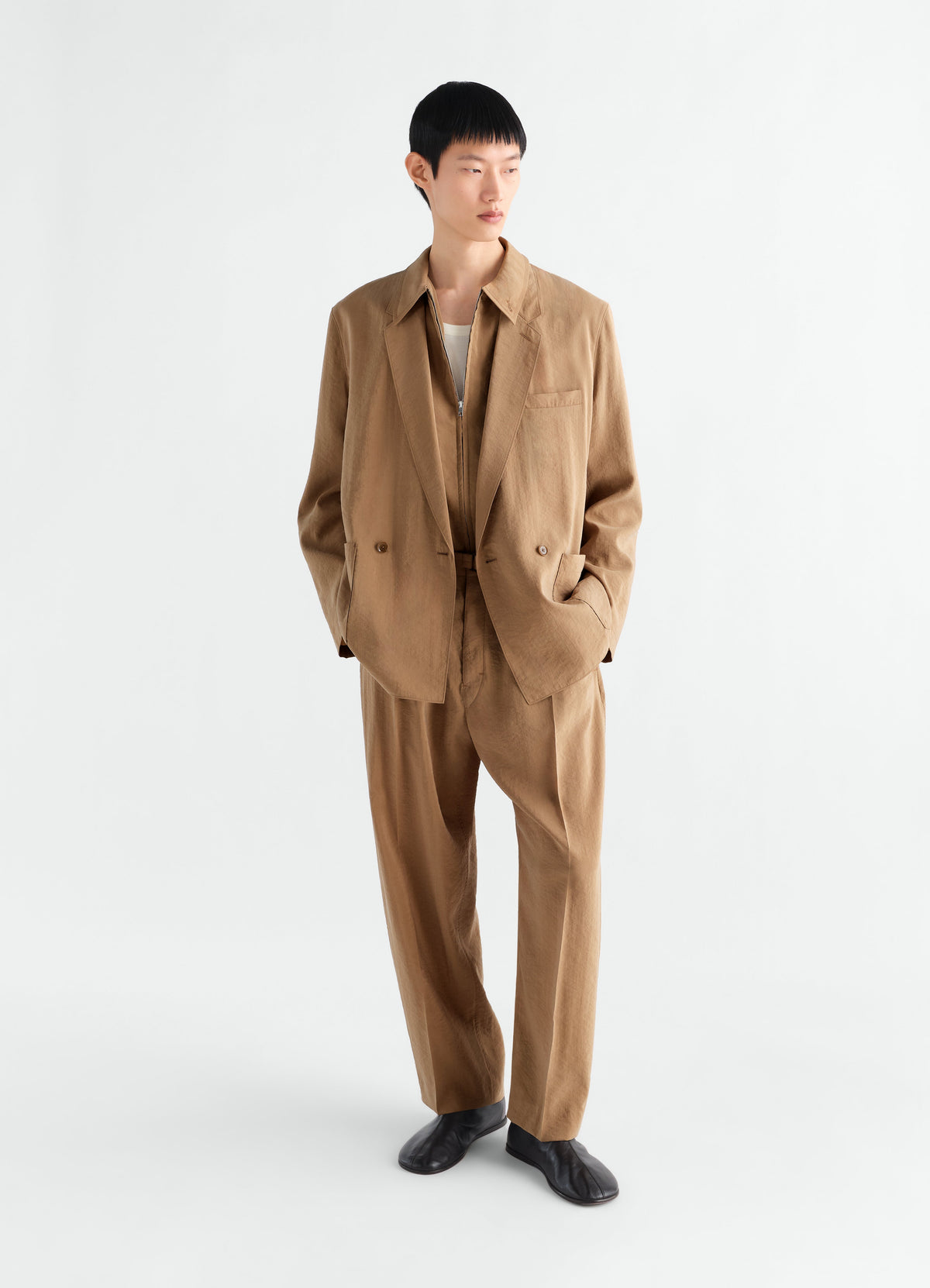 SOFT DOUBLE-BREASTED JACKET IN DRY SILK
