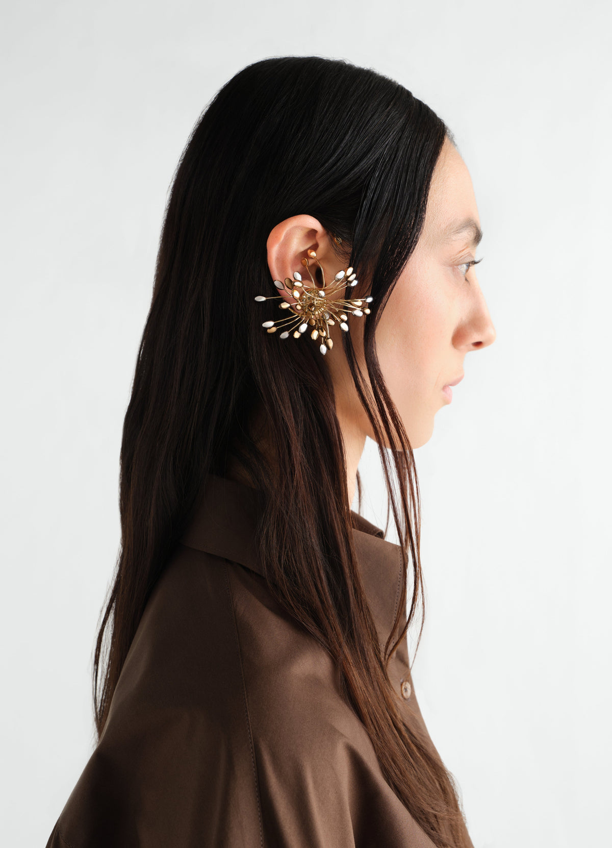 SEEDS SINGLE EARRING IN BRASS