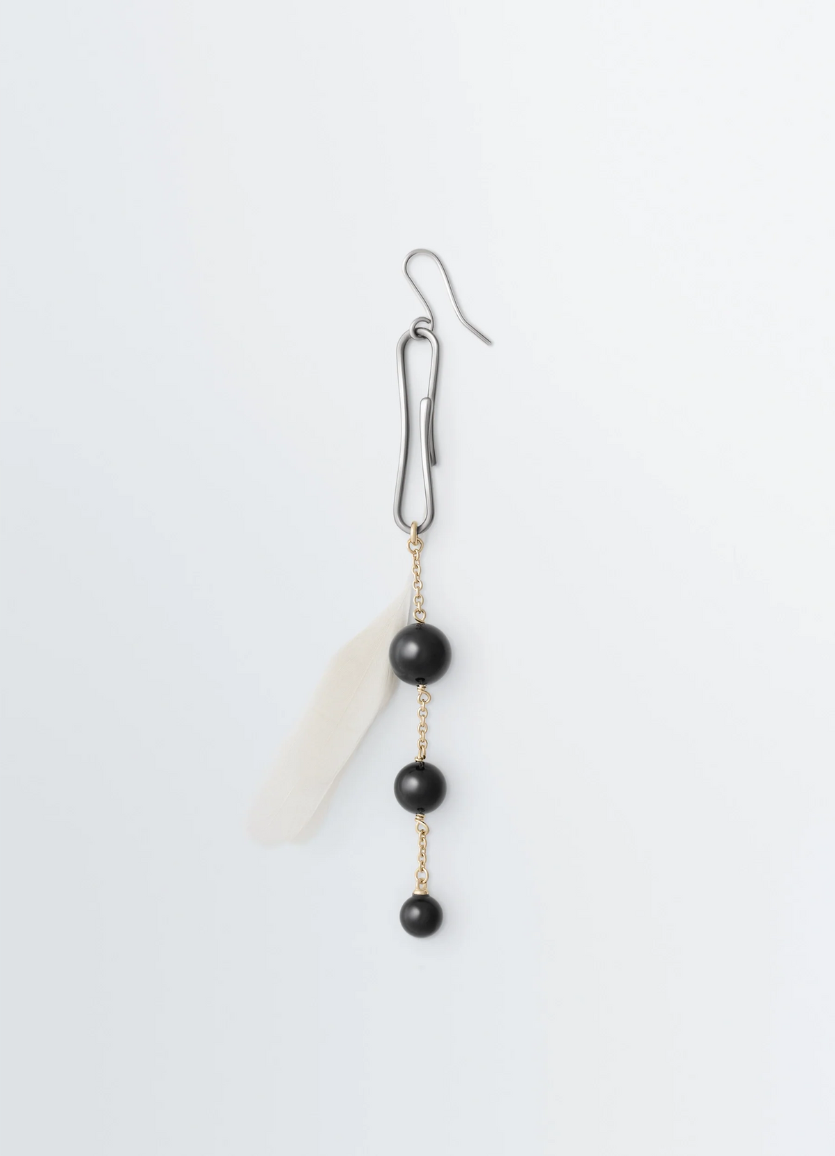 BOUCLE D'OREILLE POINT AVEC ONYX ET PLUME DE COQ