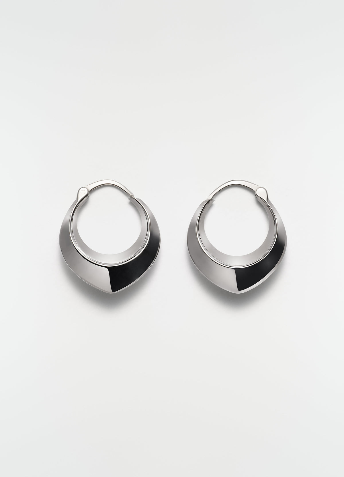 DROP EDGE HOOPS IN RHODIUM SILVER