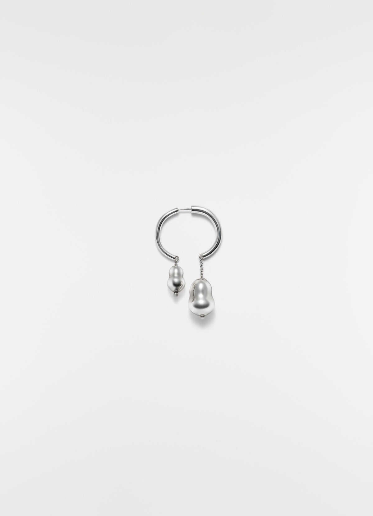 GLASS BLOWN SINGLE HOOP IN RHODIUM SILVER