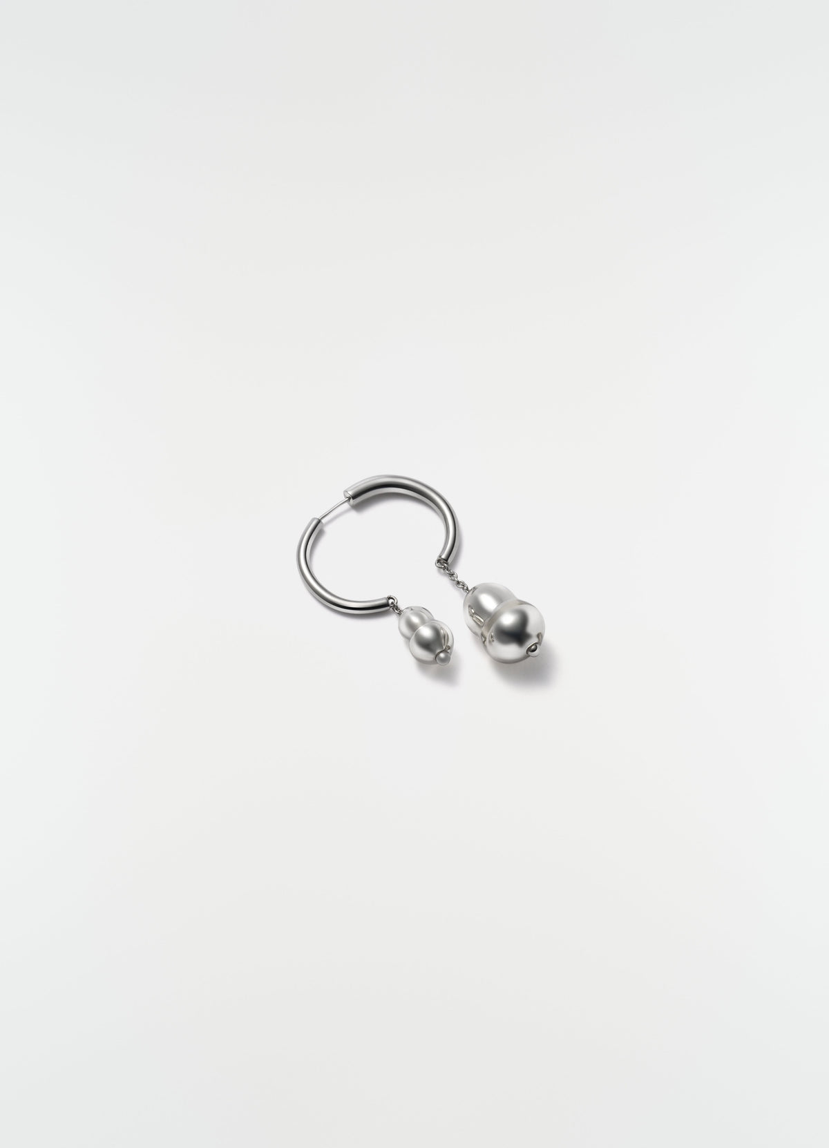 GLASS BLOWN SINGLE HOOP IN RHODIUM SILVER