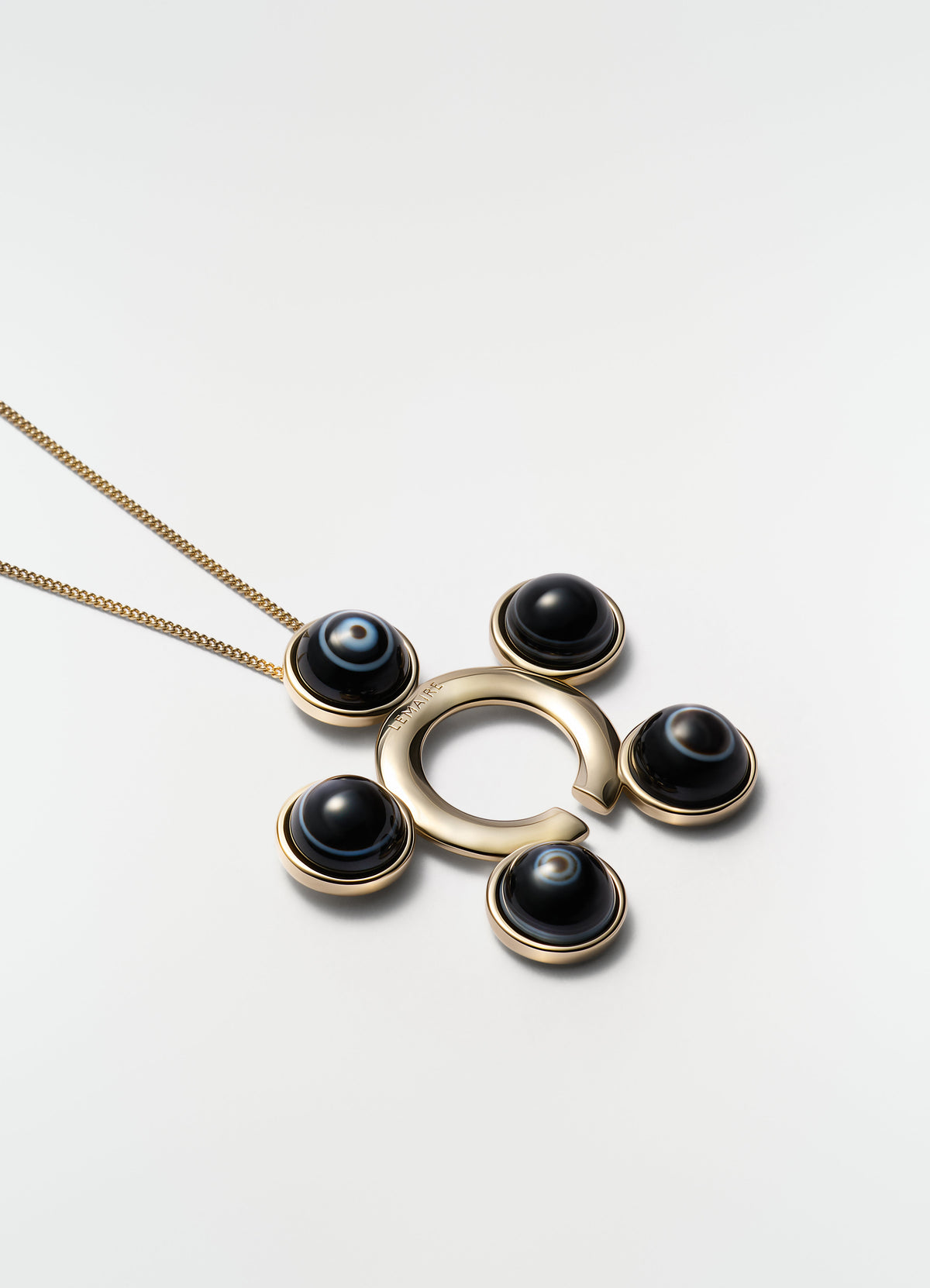 GARMENT JEWEL & NECKLACE IN BRASS