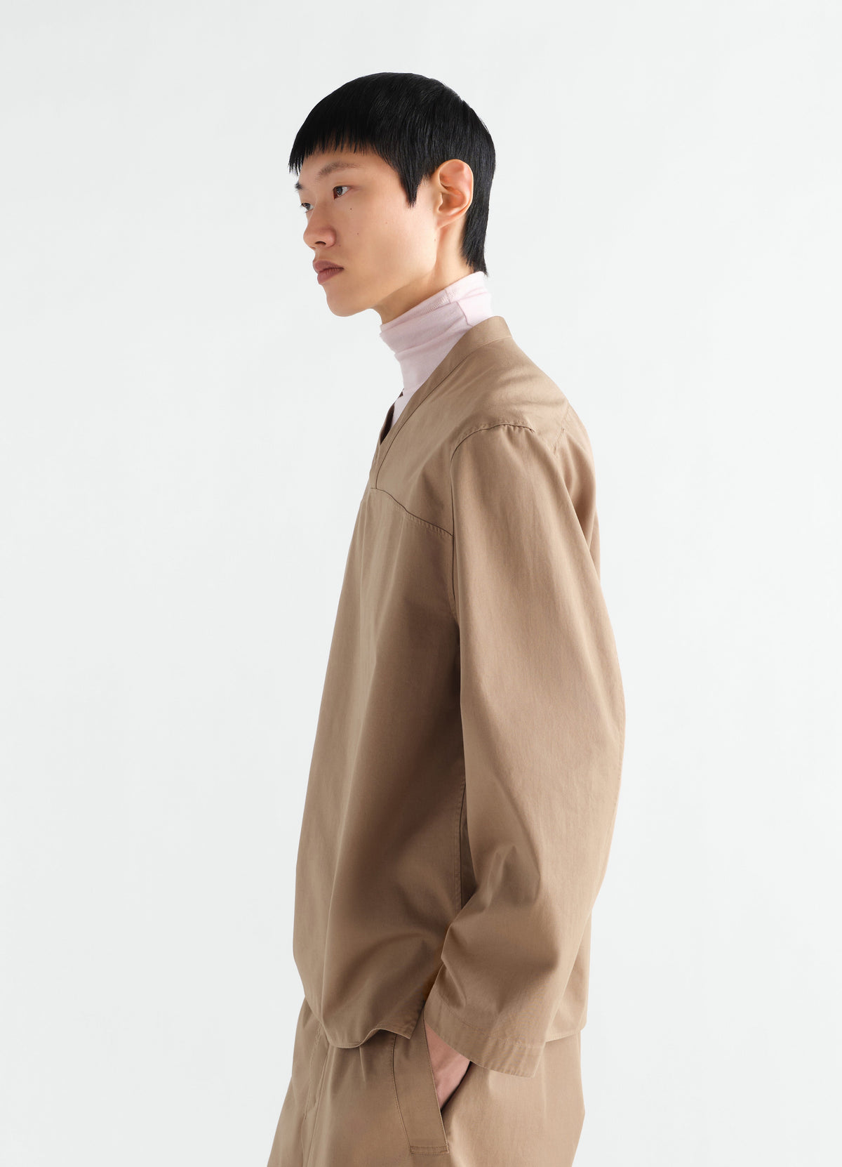 V-NECK TOP IN LIGHT COTTON TWILL