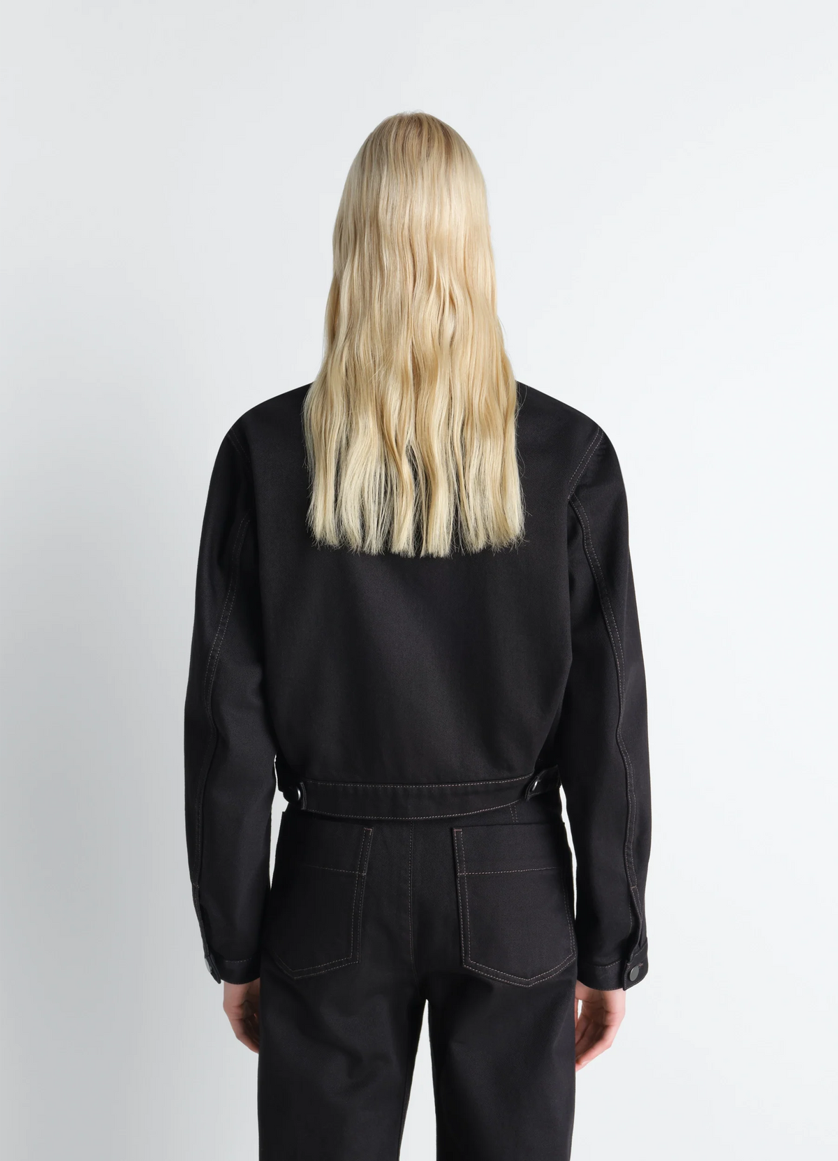 BLOUSON COURT EN DENIM NOIR ÉPAIS