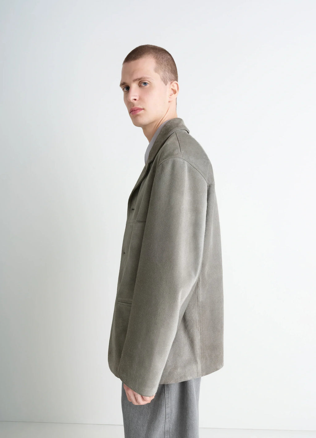 VESTE SIMPLE BOUTONNAGE EN DAIM BROSSÉ