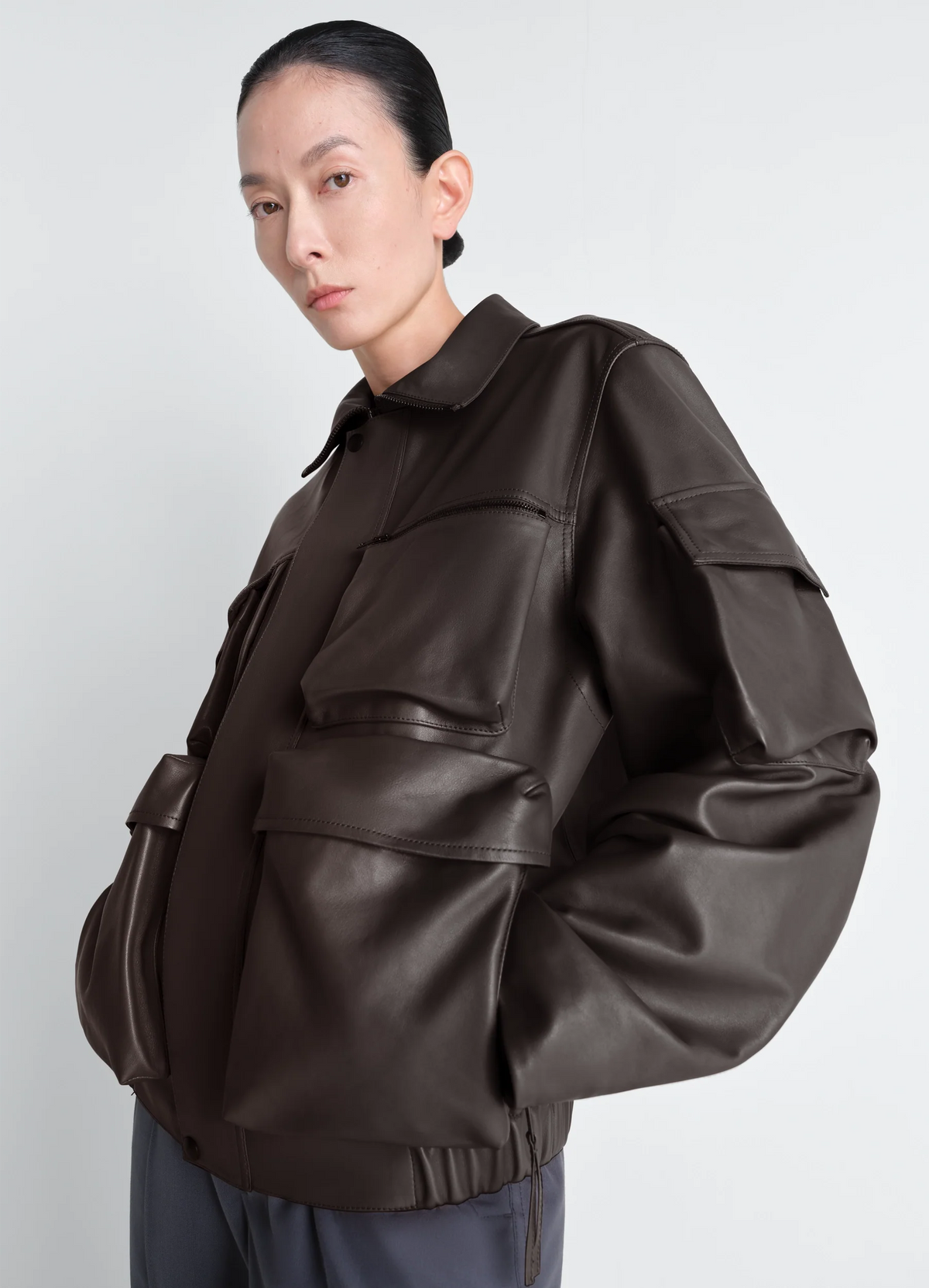 BLOUSON EN CUIR ÉPAIS AVEC POCHES
