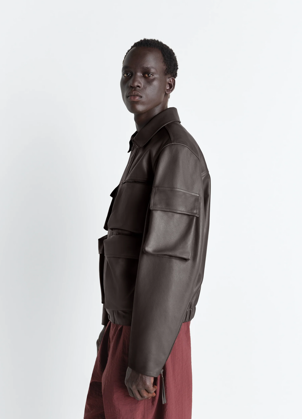 BLOUSON EN CUIR ÉPAIS AVEC POCHES