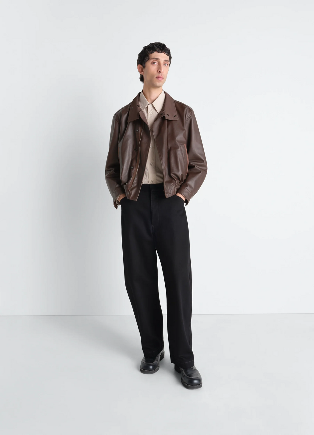BLOUSON EN CUIR SOUPLE EN CUIR DE VACHETTE TYPE PAPIER