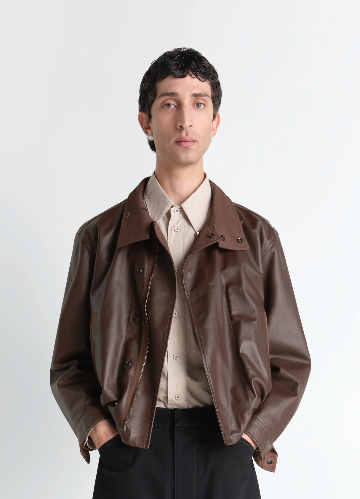 BLOUSON EN CUIR SOUPLE EN CUIR DE VACHETTE TYPE PAPIER