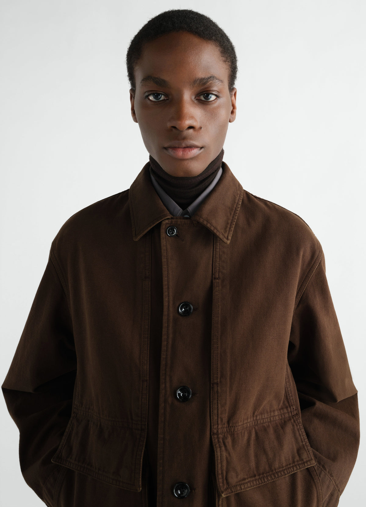 VESTE BOXEE EN TWILL ÉPAIS TEINT EN PIÈCE