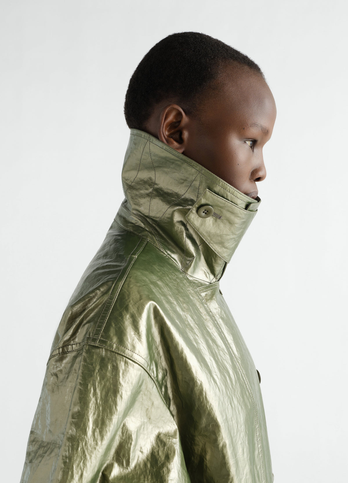 TRENCH COAT IN WATER-REPELLENT SHINY COATED LINEN