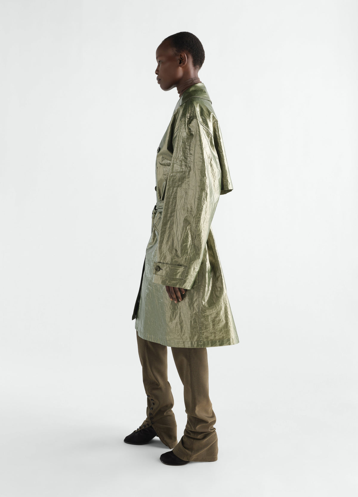 TRENCH COAT IN WATER-REPELLENT SHINY COATED LINEN