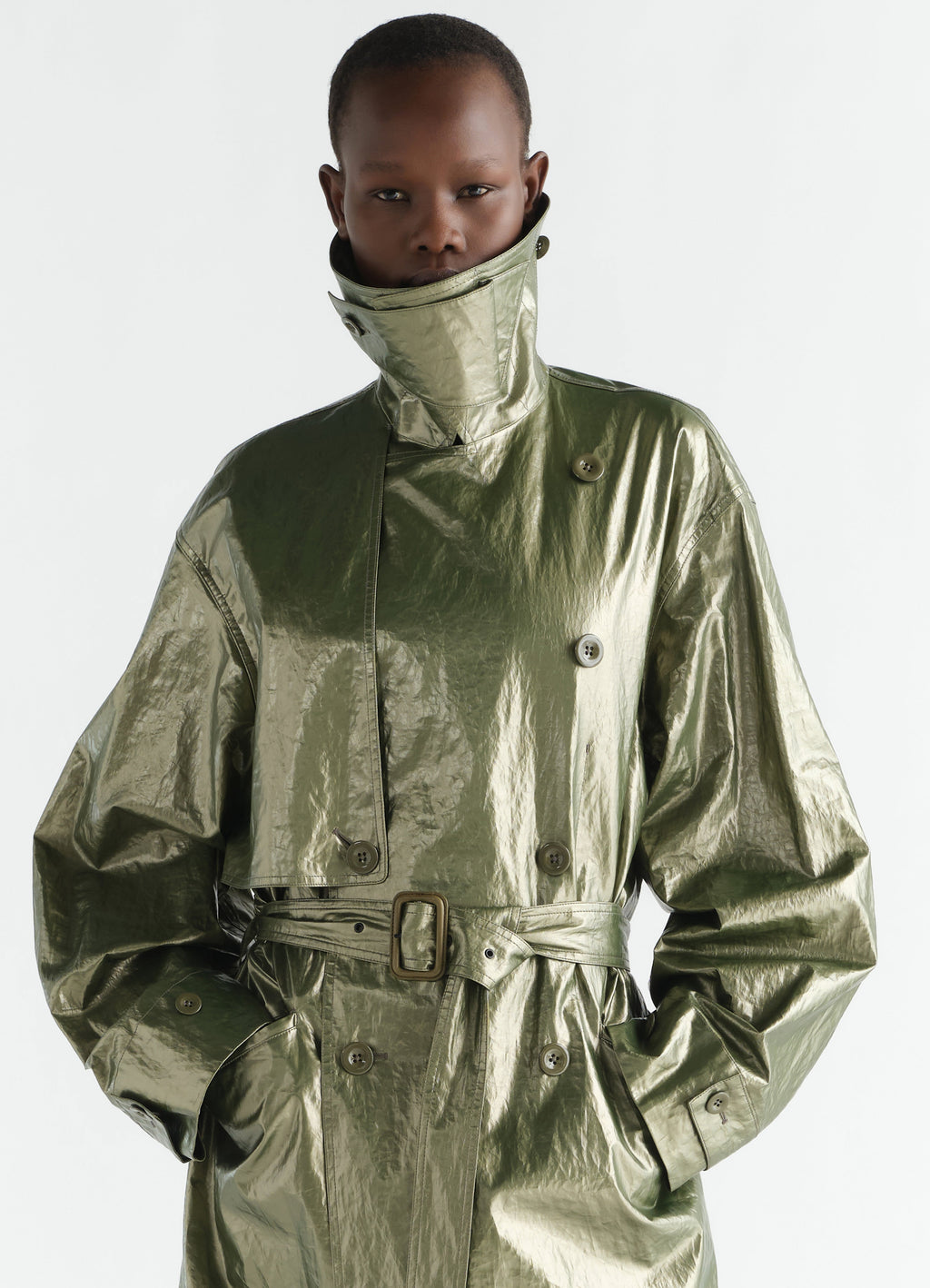 TRENCH-COAT EN LIN ENDUIT BRILLANT DÉPERLANT