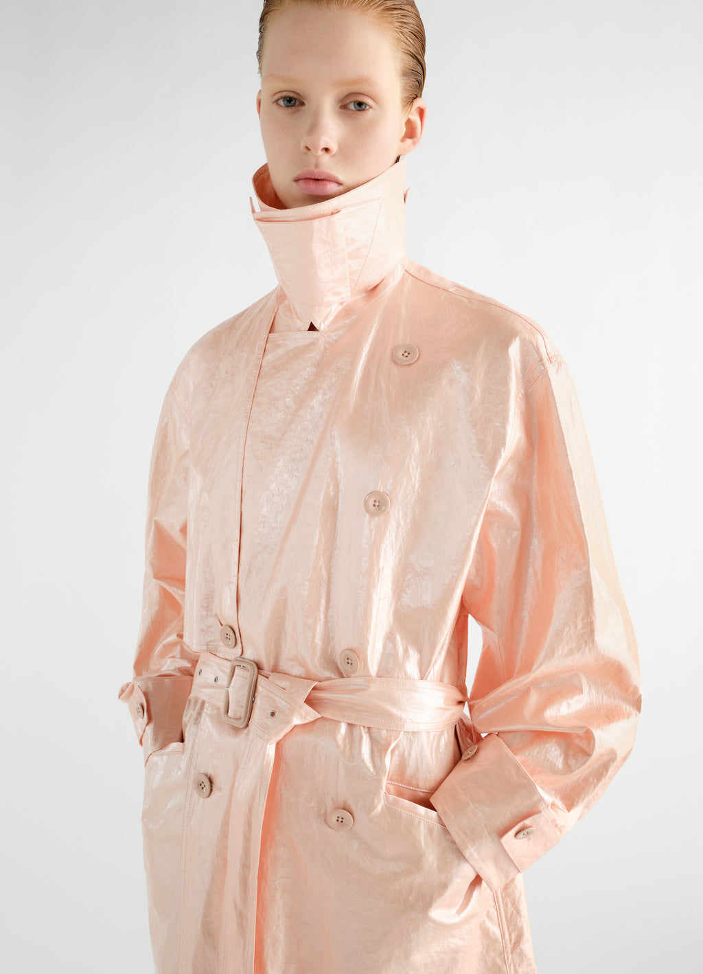 TRENCH-COAT EN LIN ENDUIT BRILLANT DÉPERLANT