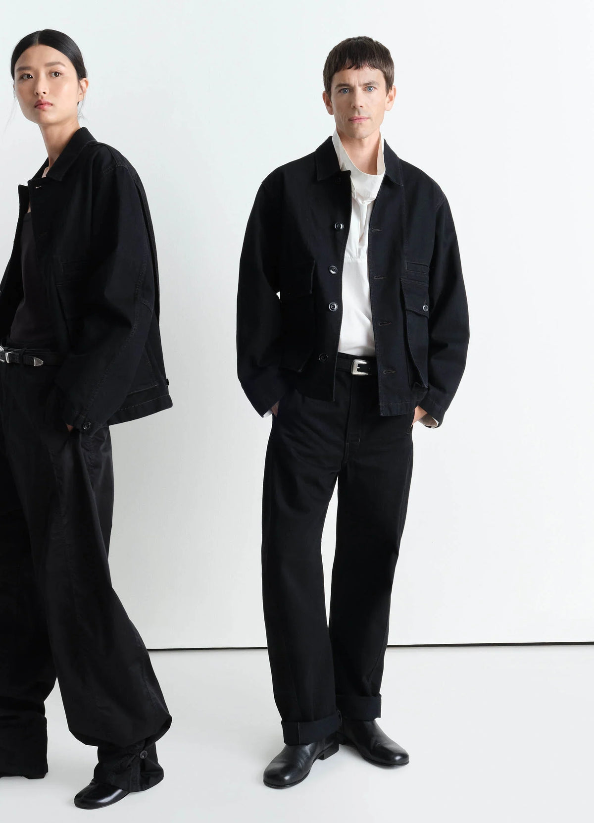 VESTE CARRÉE EN JEAN NOIR ÉPAIS