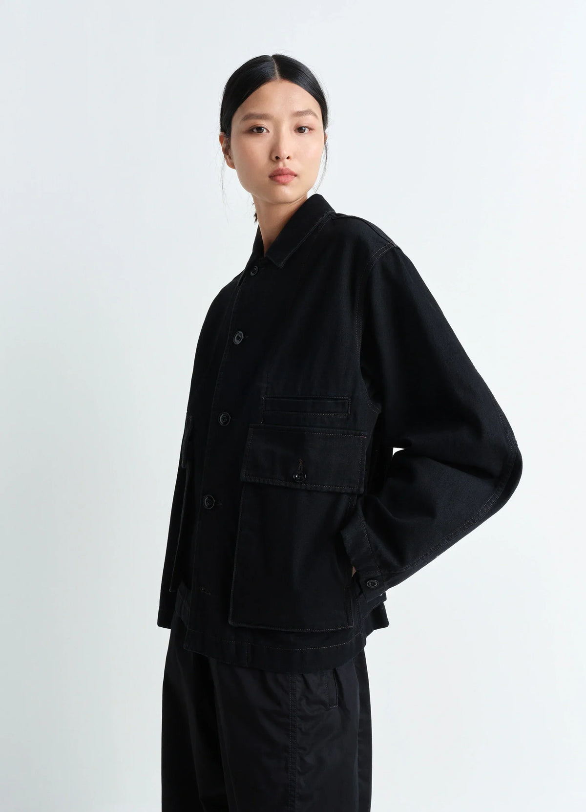 VESTE CARRÉE EN JEAN NOIR ÉPAIS