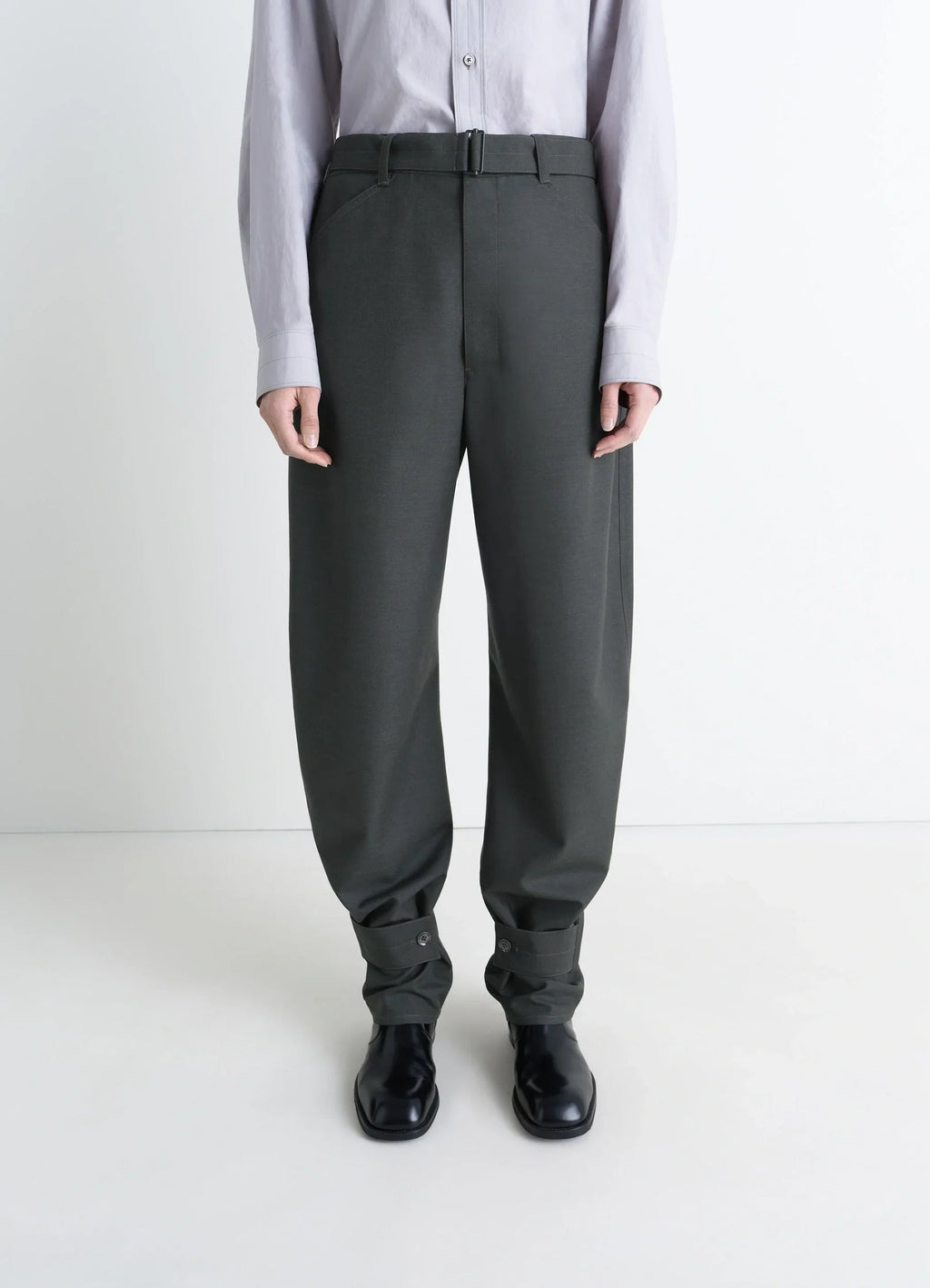 PANTALON AJUSTÉ INCURVÉ EN MÉLANGE DE LAINE FROIDE