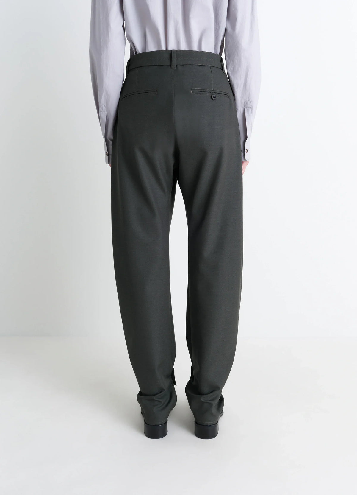 PANTALON AJUSTÉ INCURVÉ EN MÉLANGE DE LAINE FROIDE