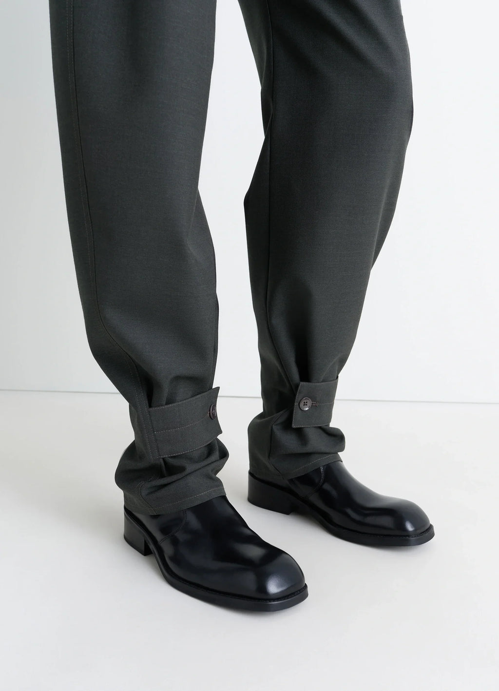 PANTALON AJUSTÉ INCURVÉ EN MÉLANGE DE LAINE FROIDE
