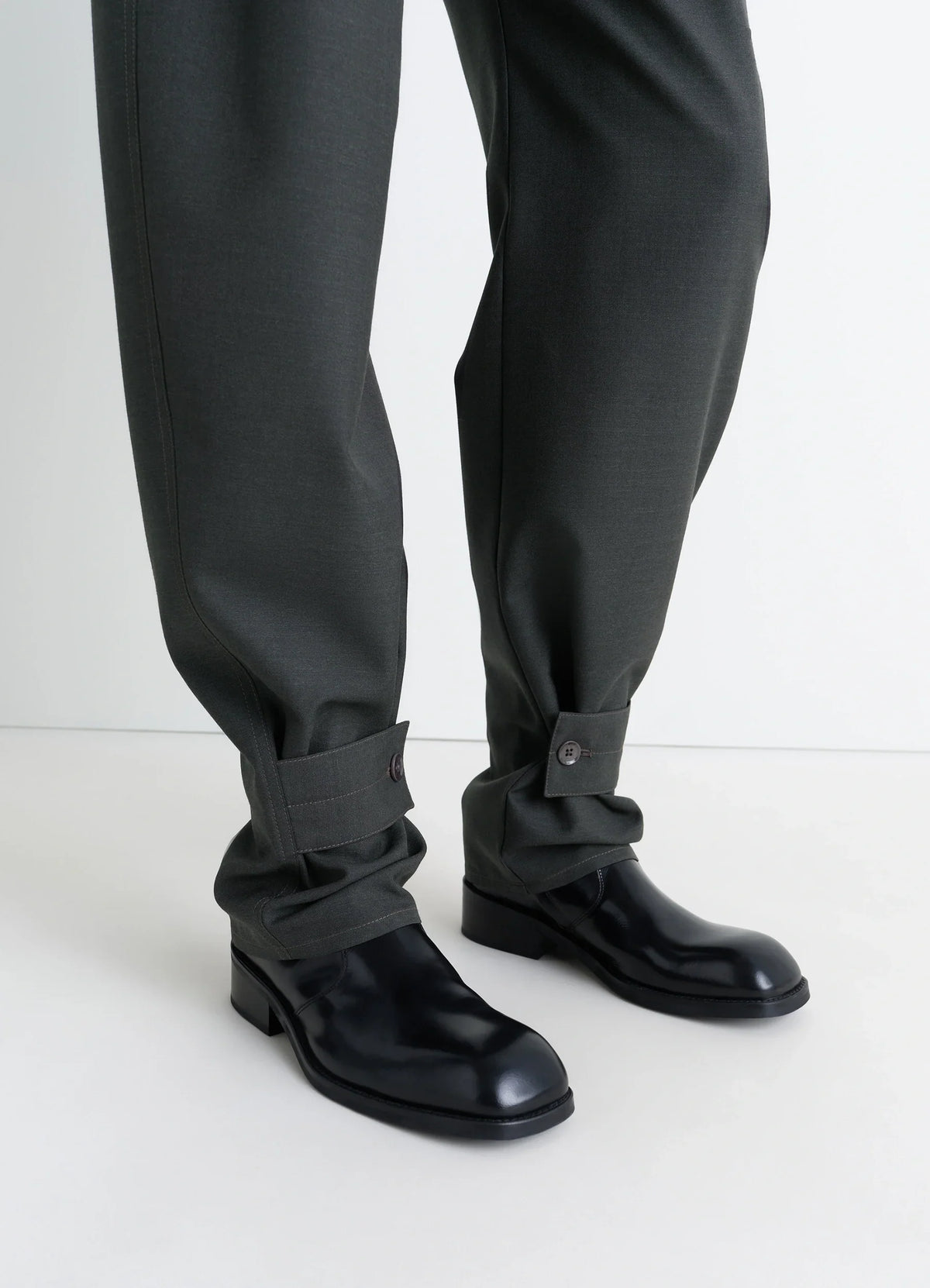 PANTALON AJUSTÉ INCURVÉ EN MÉLANGE DE LAINE FROIDE