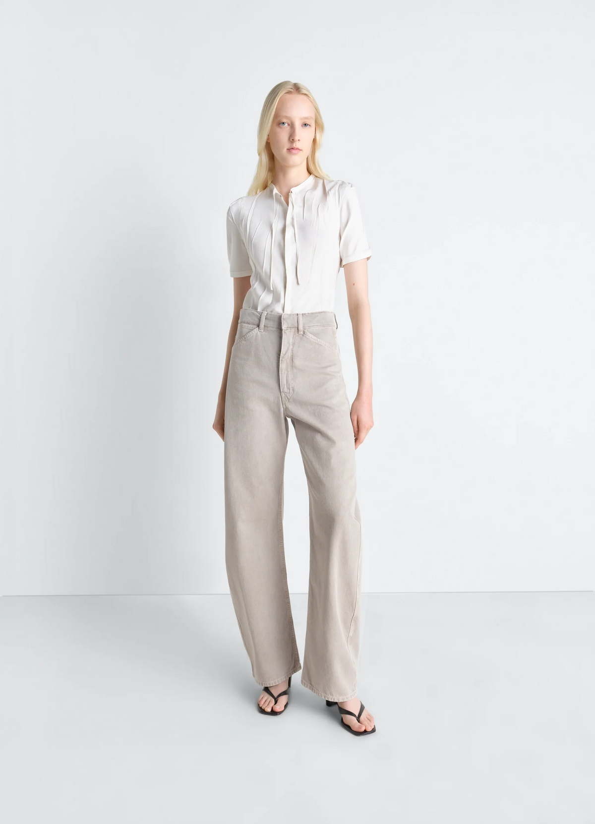 PANTALON INCURVÉ À TAILLE HAUTE EN SERGÉ LOURD CASSÉ COLORIS NEIGE