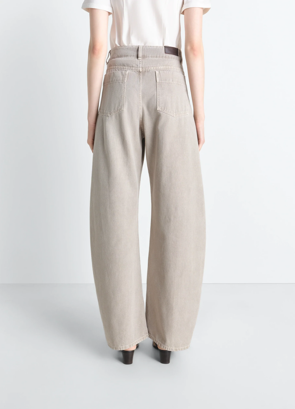 PANTALON INCURVÉ À TAILLE HAUTE EN SERGÉ LOURD CASSÉ COLORIS NEIGE
