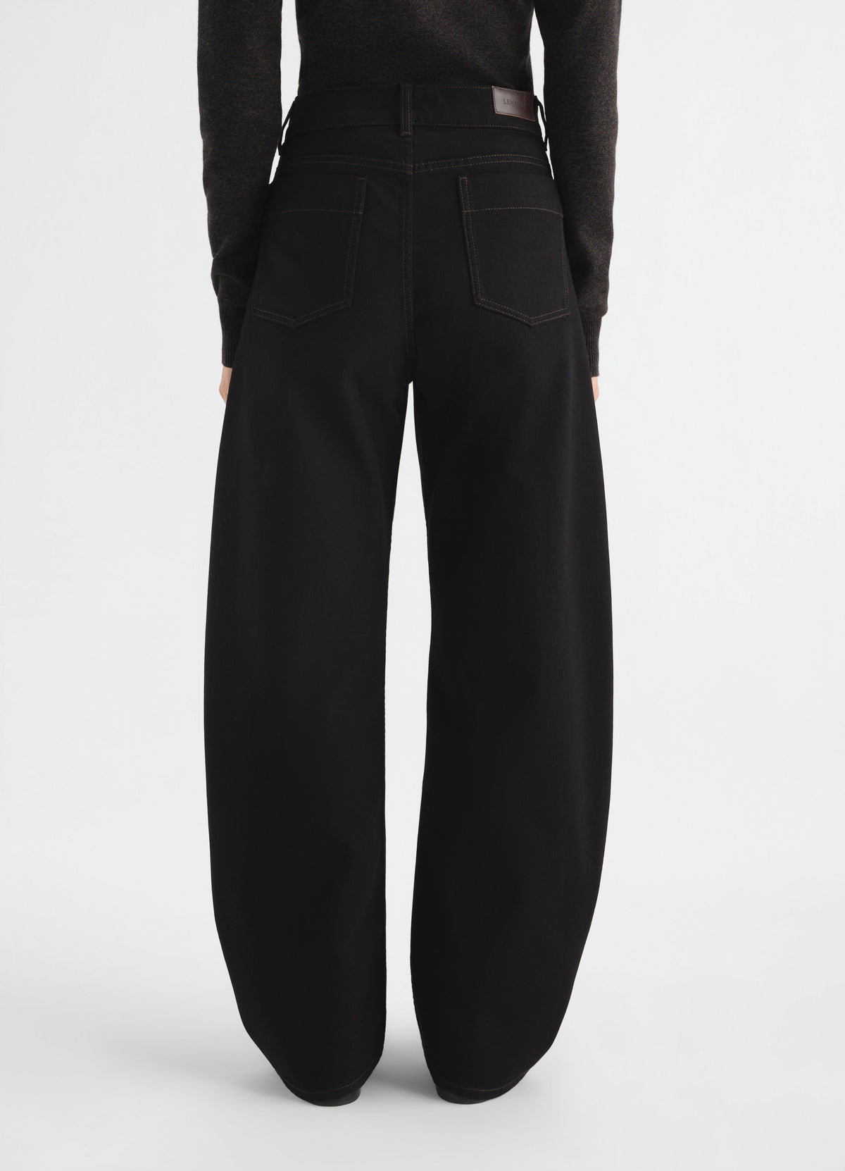 PANTALON INCURVÉ TAILLE HAUTE EN DENIM NOIR ÉPAIS
