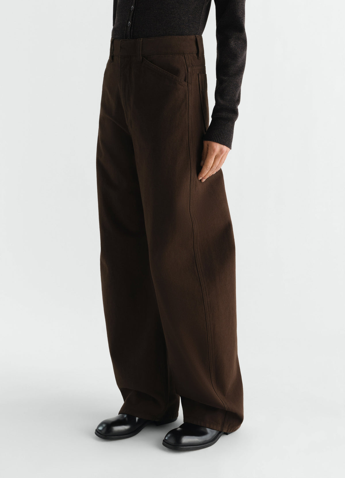 PANTALON COURBE À TAILLE HAUTE EN TWILL ÉPAIS TEINT EN PIÈCE