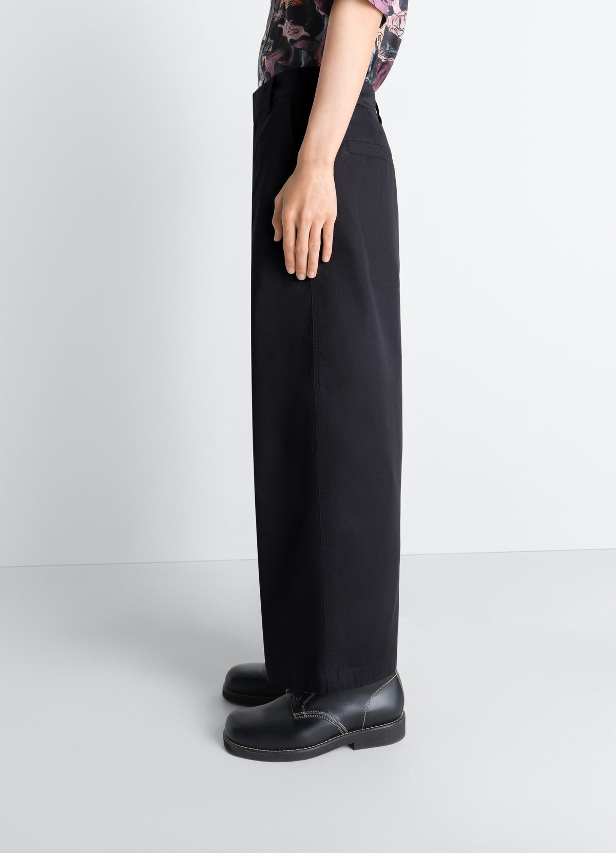 STRAIGHT FIT PANTS IN LIGHT COTTON TWILL