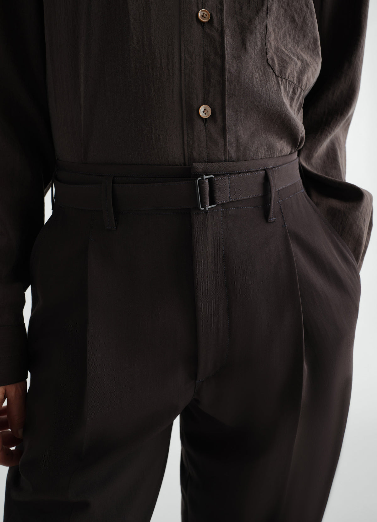 PANTALON LARGE À PLIS EN GABARDINE DE LAINE