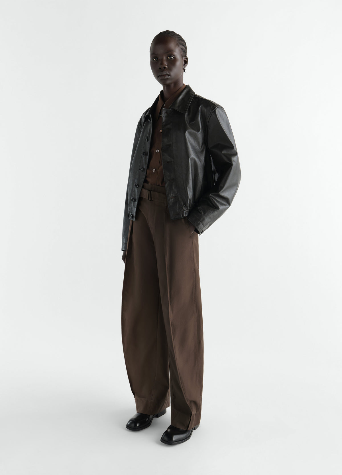 PANTALON COURBE EN MÉLANGE DE SERGÉ DE COTON