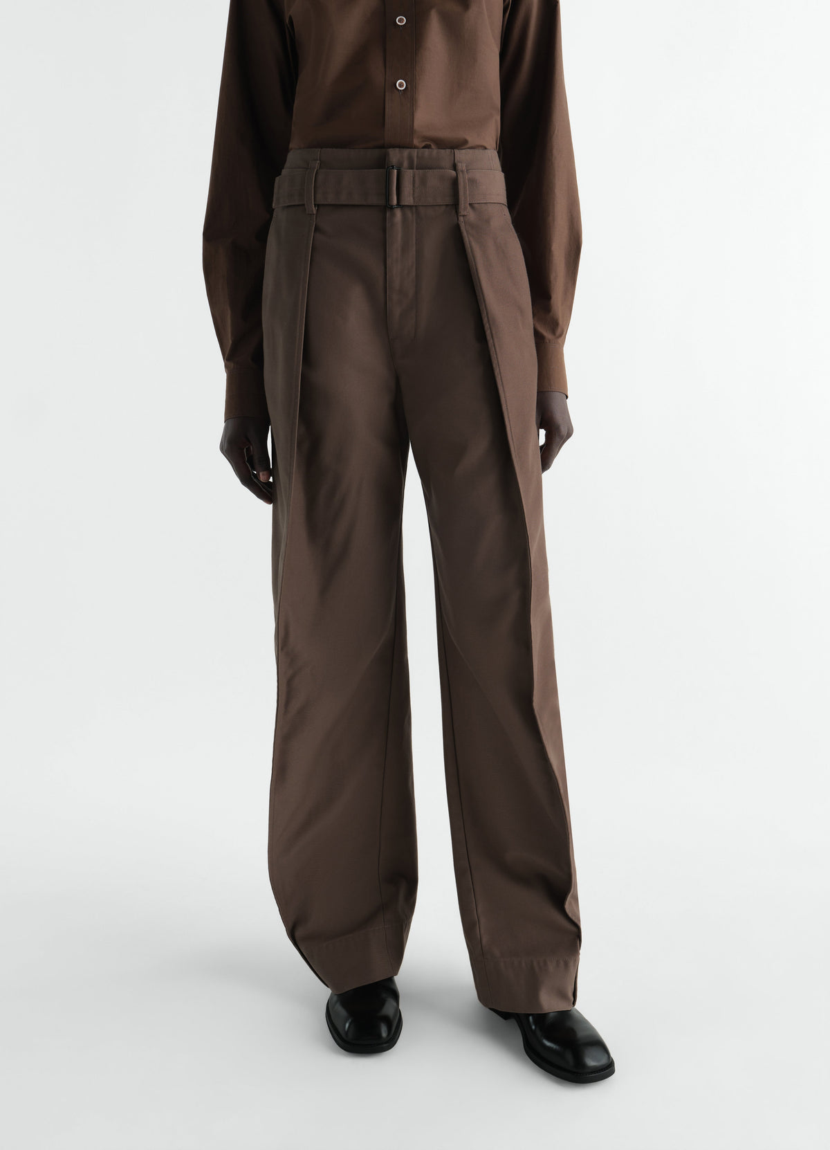 PANTALON COURBE EN MÉLANGE DE SERGÉ DE COTON
