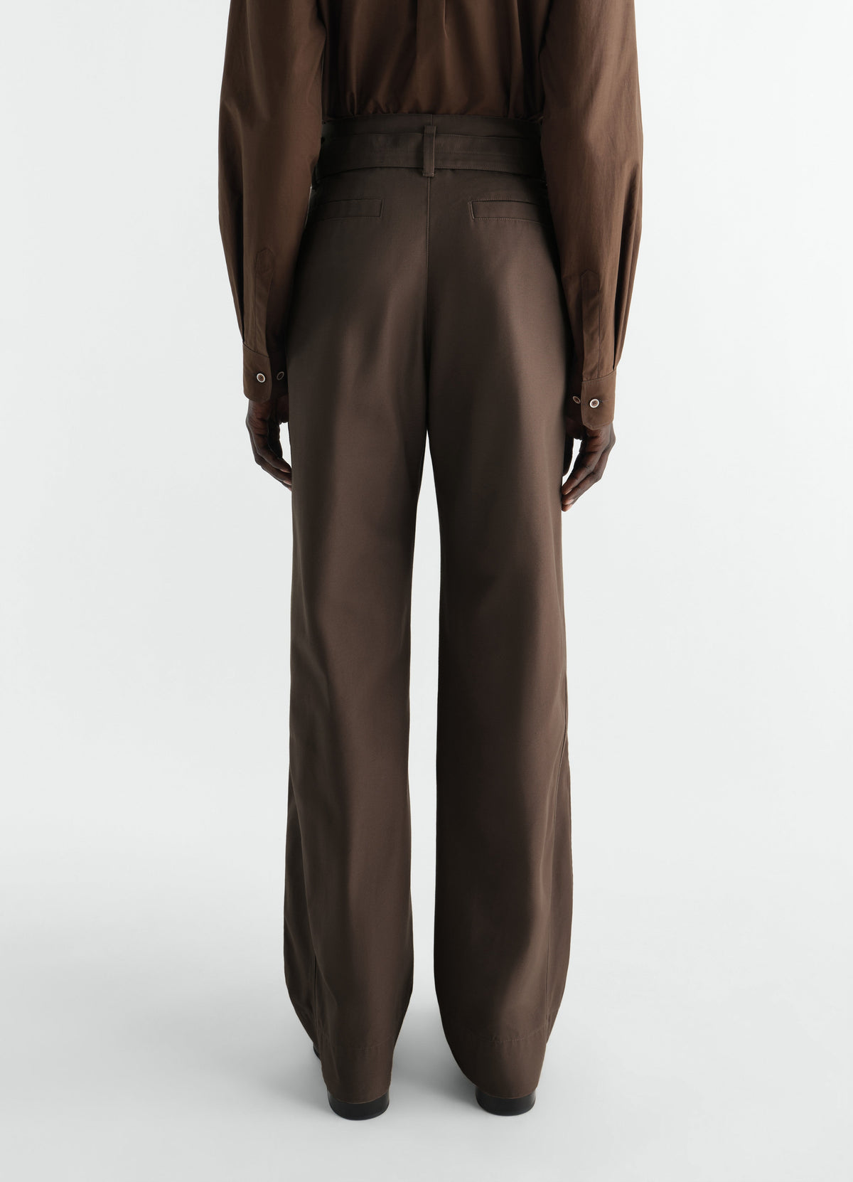 PANTALON COURBE EN MÉLANGE DE SERGÉ DE COTON