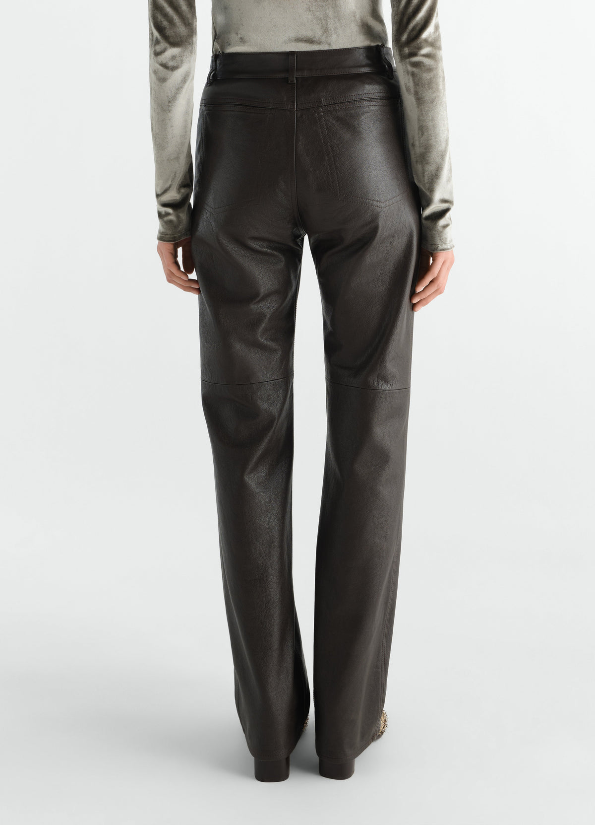 PANTALON DROIT EN CUIR DE VACHETTE BRILLANT