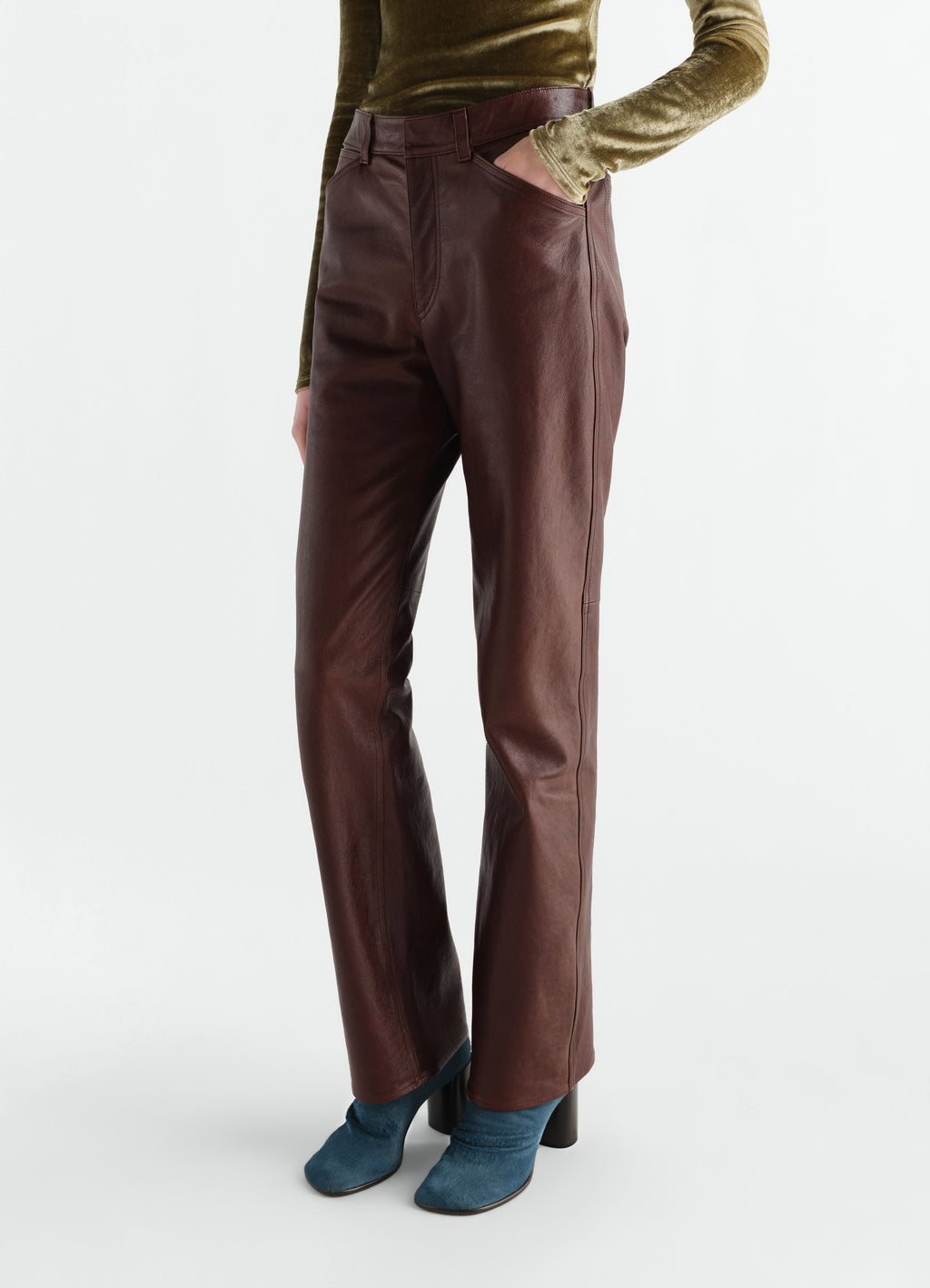 STRAIGHT LEATHER PANTS IN GLOSSY COW LEATHER