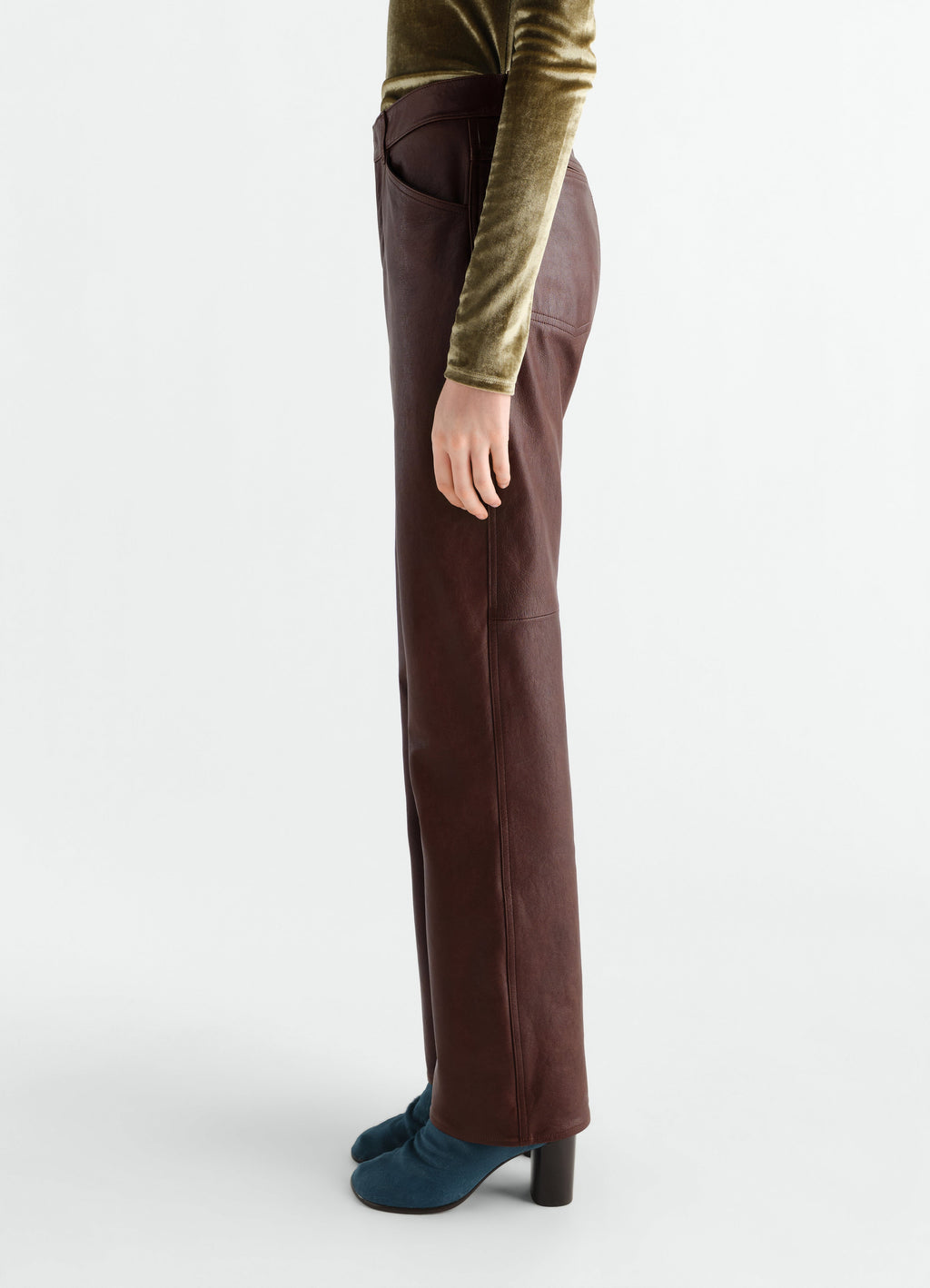 STRAIGHT LEATHER PANTS IN GLOSSY COW LEATHER