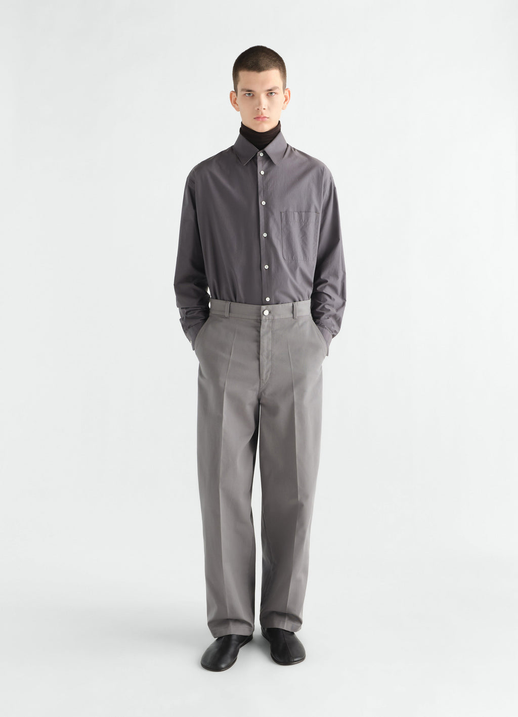 PANTALON BARREL EN MÉLANGE DE SERGÉ DE COTON