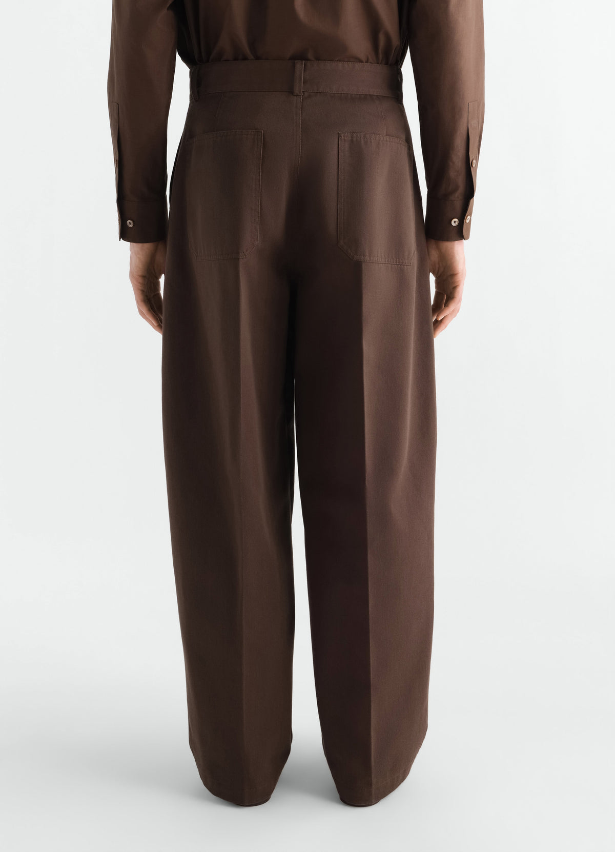 PANTALON BARREL EN MÉLANGE DE SERGÉ DE COTON