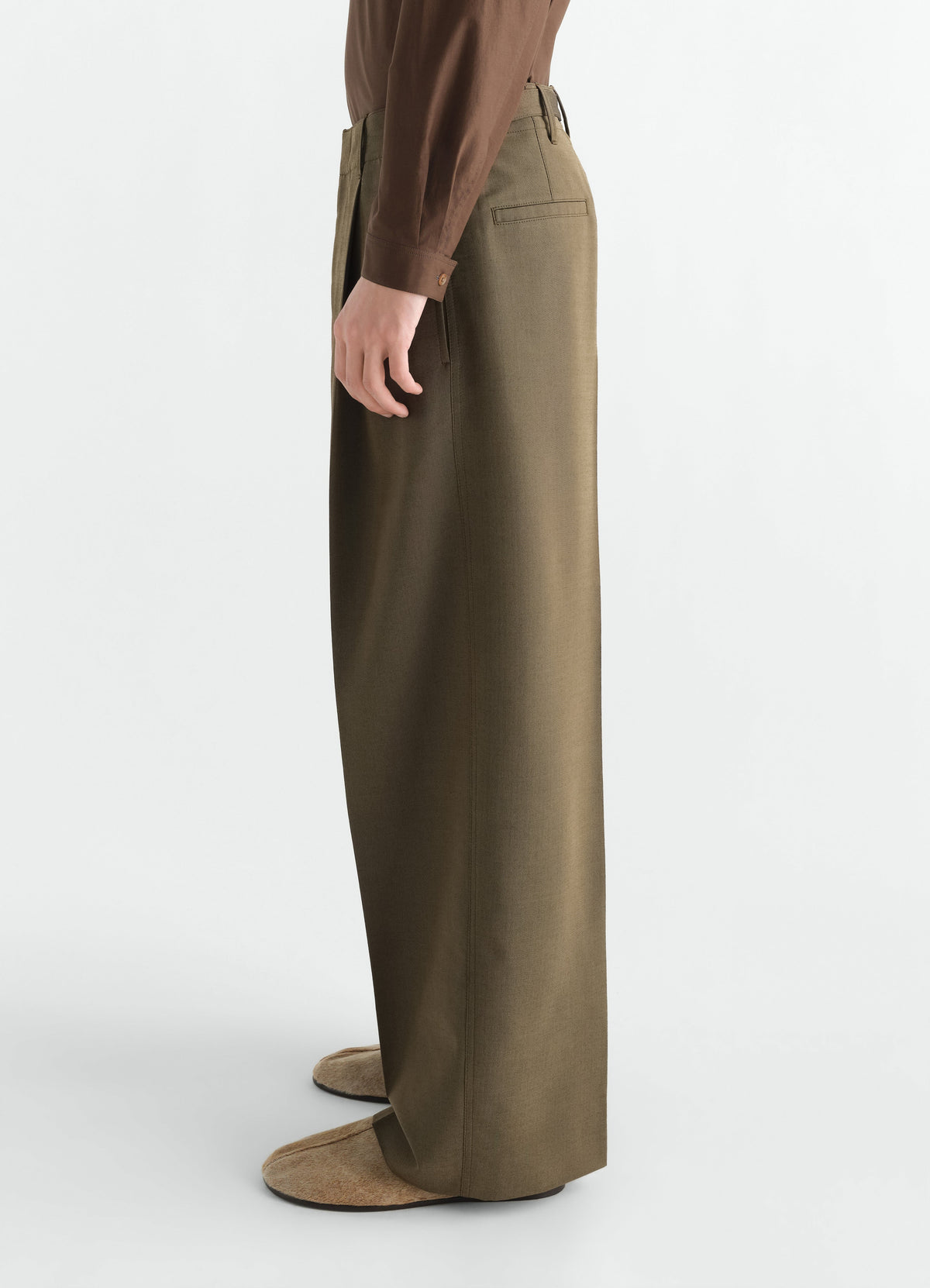 SINGLE PLEAT TAILORED PANTS IN WOOL MOHAIR TOILE
