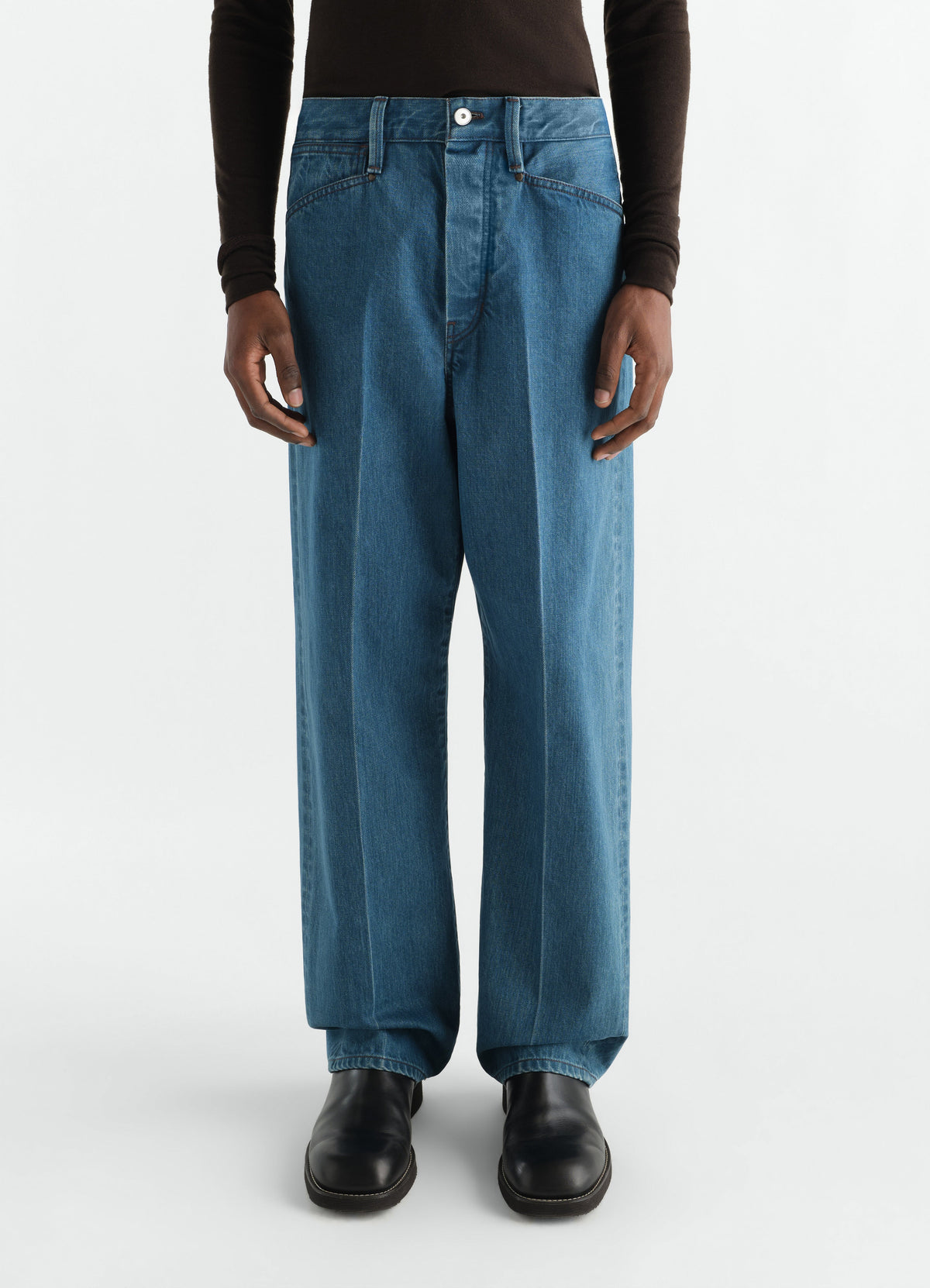 STRAIGHT LEG 5 POCKETS IN INDIGO SELVEDGE DENIM