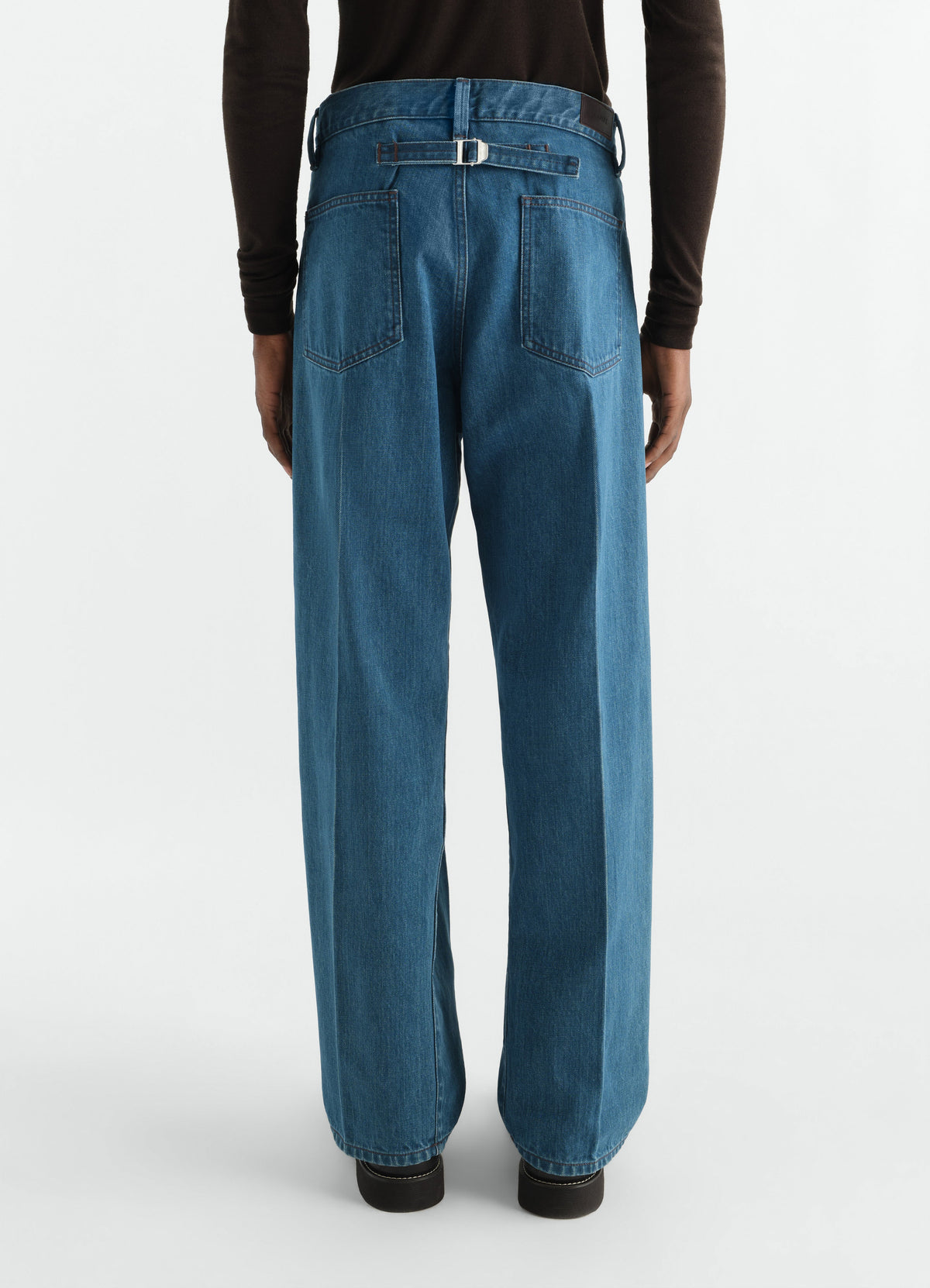 STRAIGHT LEG 5 POCKETS IN INDIGO SELVEDGE DENIM