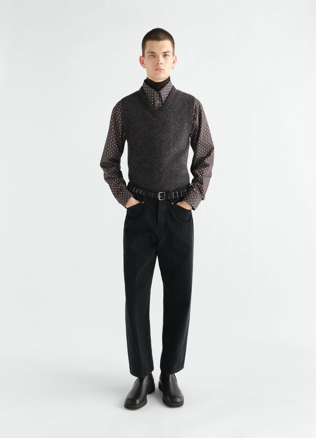 STRAIGHT LEG 5 POCKETS IN BLACK SELVEDGE DENIM