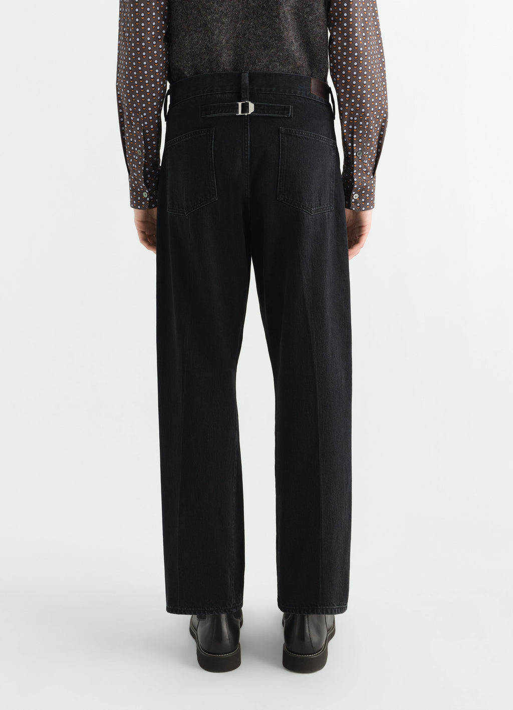 STRAIGHT LEG 5 POCKETS IN BLACK SELVEDGE DENIM