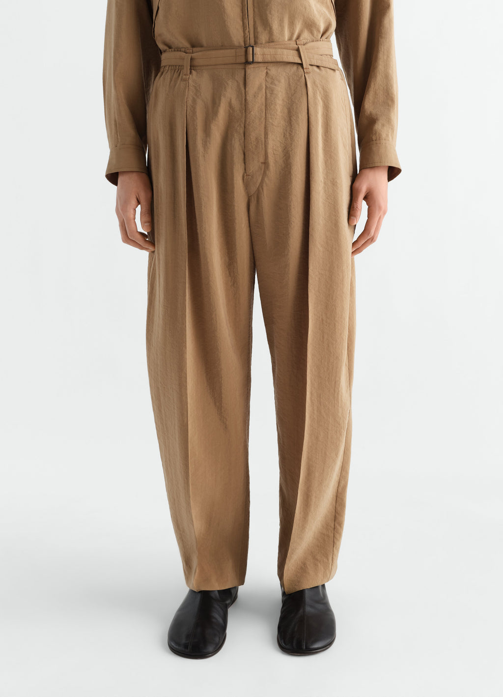PANTALON DÉCONTRACTÉ CEINTURÉ EN SOIE SÈCHE