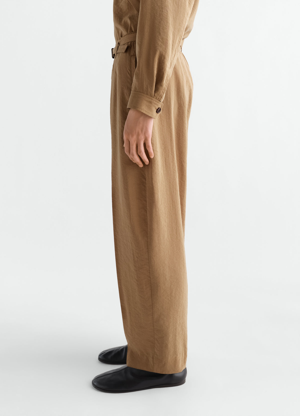 BELTED RELAXED PANTS IN DRY SILK