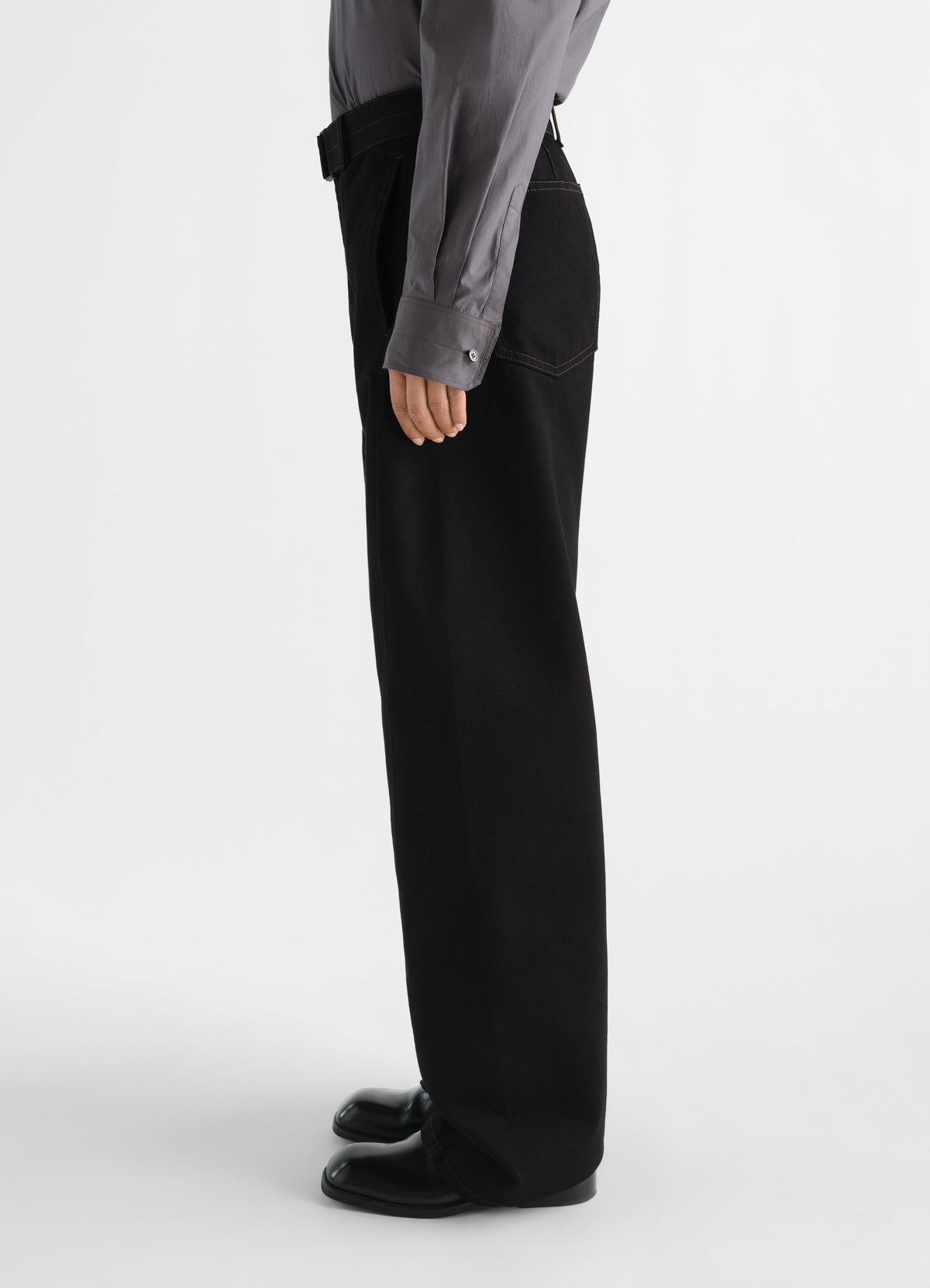 PANTALON CEINTURÉ TWISTED EN DENIM NOIR ÉPAIS