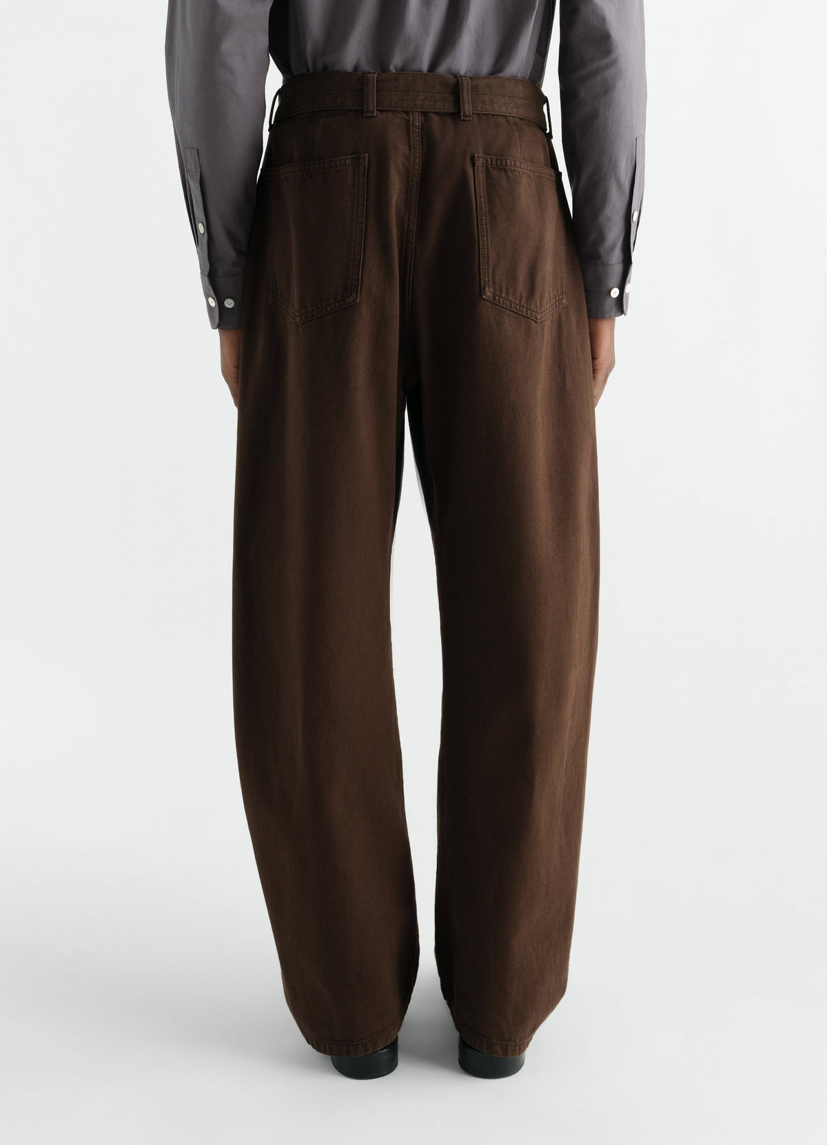 TWISTED BELTED PANTS IN GARMENT DYED HEAVY BROKEN TWILL