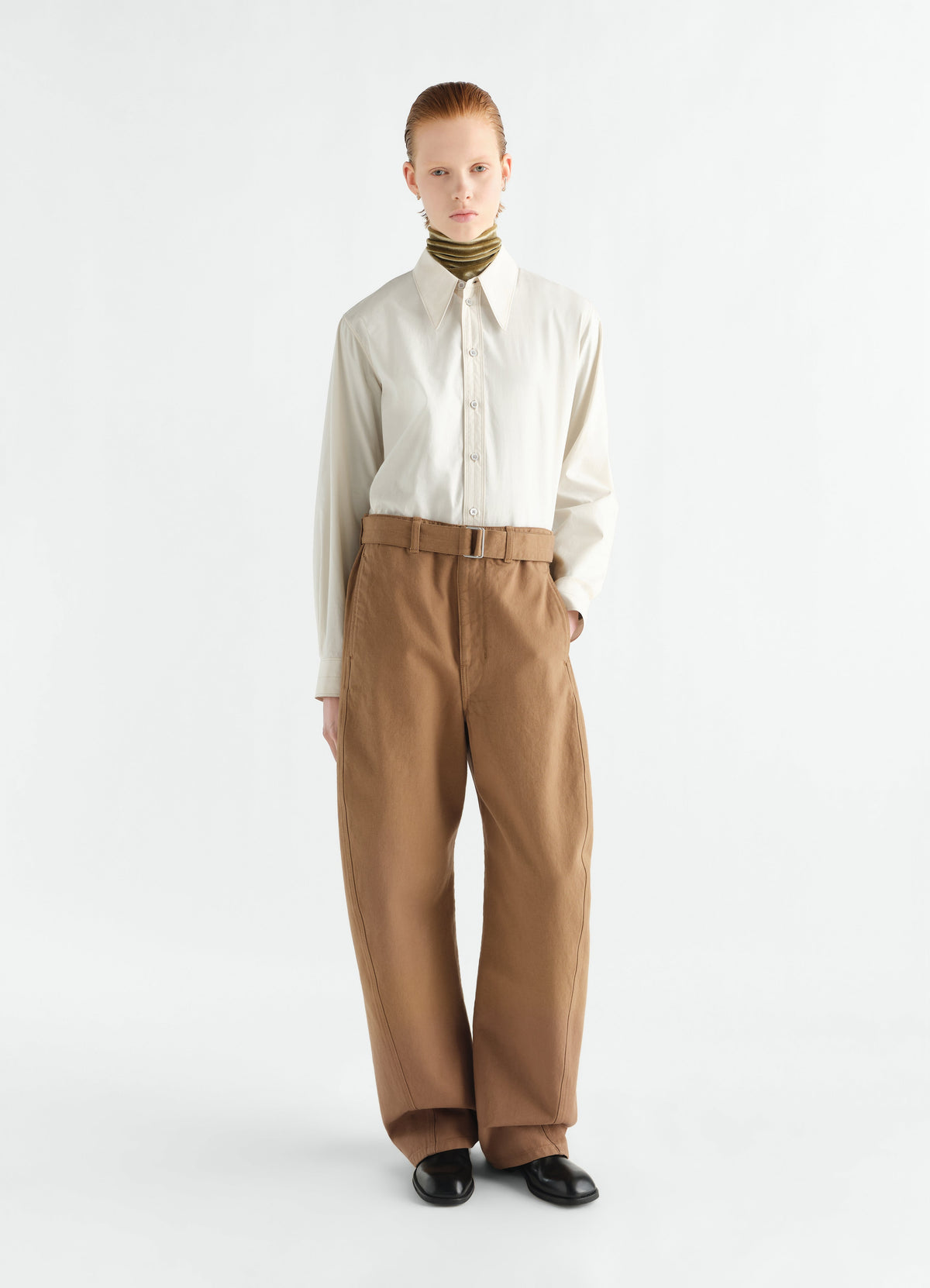 PANTALON À CEINTURE TWISTED EN SERGÉ LOURD CASSÉ TEINT EN PIÈCE