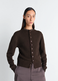 PULL BOUTONNÉ RÉVERSIBLE EN LAINE ET CACHEMIRE
